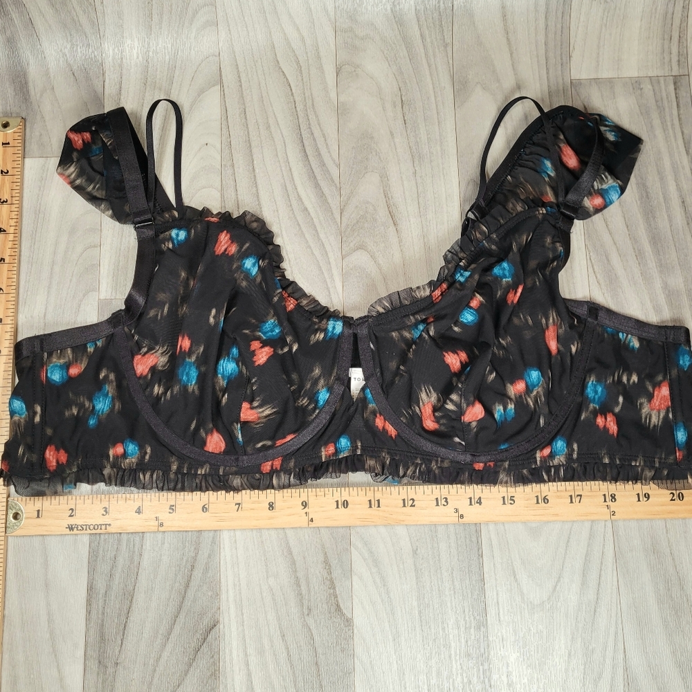 Torrid Bra SIZE 4 Ruched Mesh Ruffle Underwire Bra